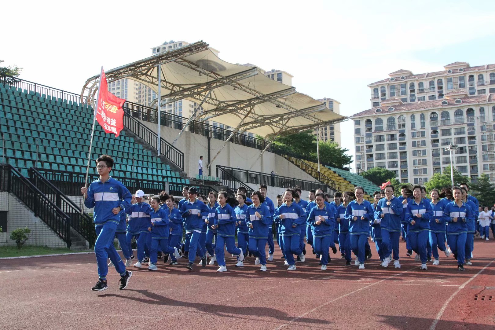 钦州一中高三年级举行2020年助力高考跑操比赛