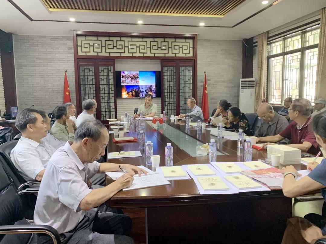 我校第七党支部召开关于“不忘初心，牢记使命”主题教育活动座谈会”