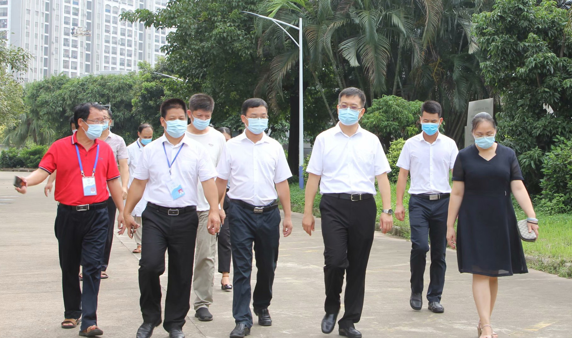 黄毅副市长一行来我校检查2020年秋季学期开学前准备工作”