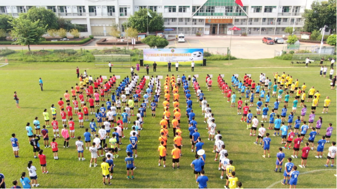 钦州一中13位同学入选广西最佳阵容”